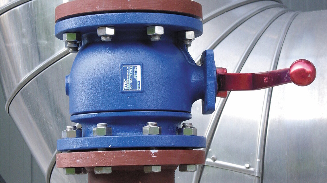 Kugelhahn aus Stahl und verschleißfester Keramik