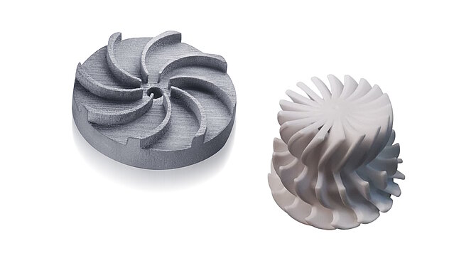 Zwei 3D-Druck Produkte aus Siliziumkarbid SiSiC und Aluminiumoxid Al2O3
